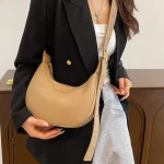 High Quality Classy PU Leather Handbag With Adjustable Belt! (9332) - Image 5